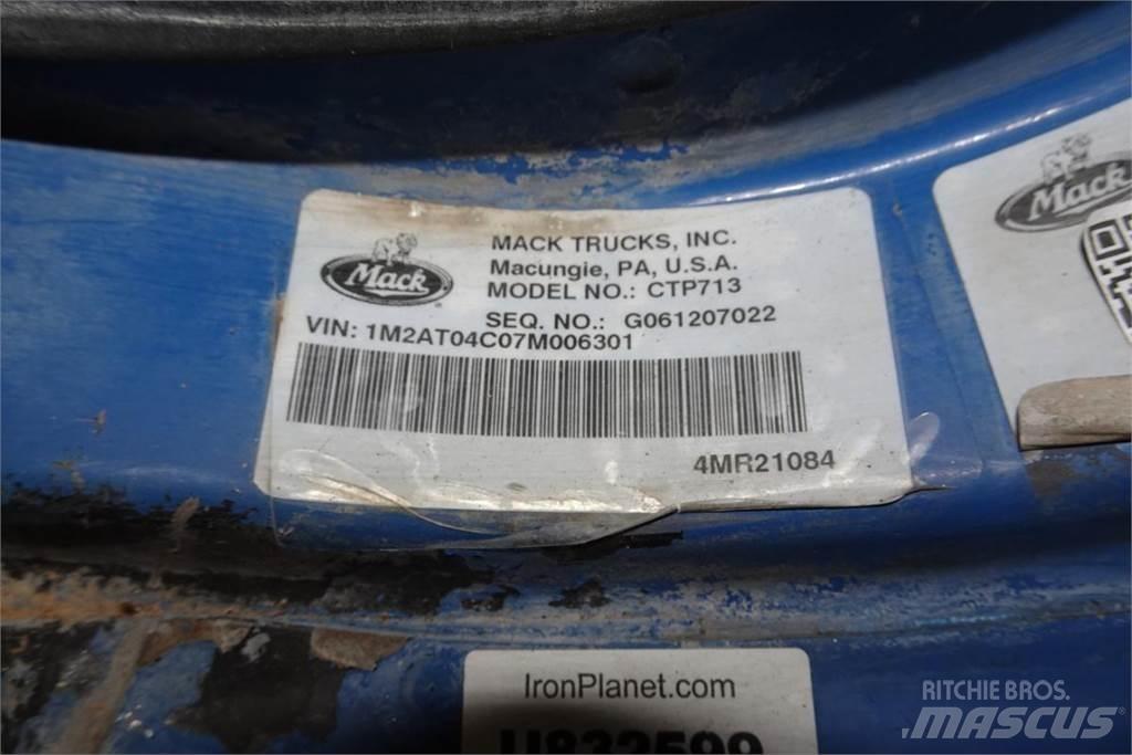 Mack CTP713 Concrete trucks