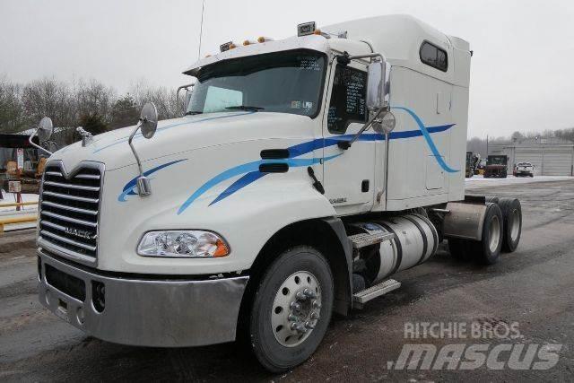 Mack CXU613 Prime Movers