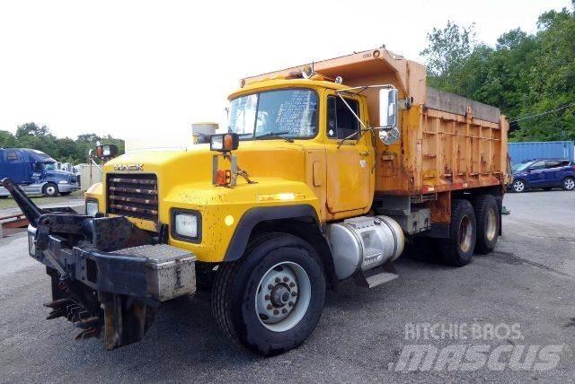 Mack RD688S Tipper trucks