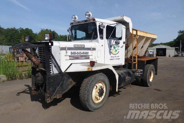 Oshkosh P18232 Chassis Cab trucks