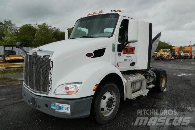 Peterbilt 579 Chassis Cab trucks