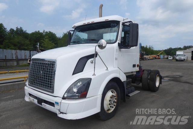 Volvo VNL42T Chassis Cab trucks