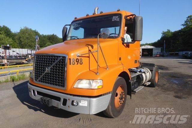 Volvo VNM42T Chassis Cab trucks