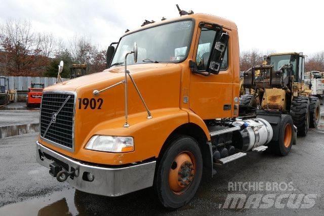 Volvo VNM42T Chassis Cab trucks