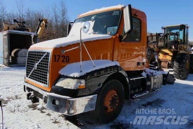 Volvo VNM42T Chassis Cab trucks