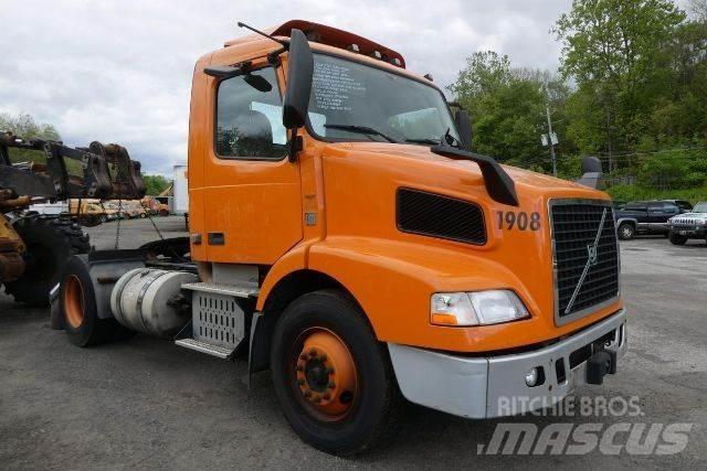 Volvo VNM42T Chassis Cab trucks