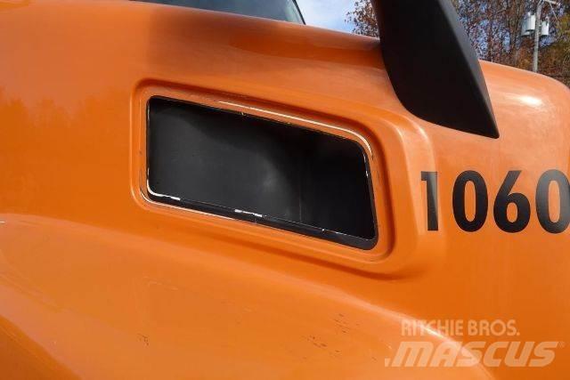 Volvo VNM42T Chassis Cab trucks