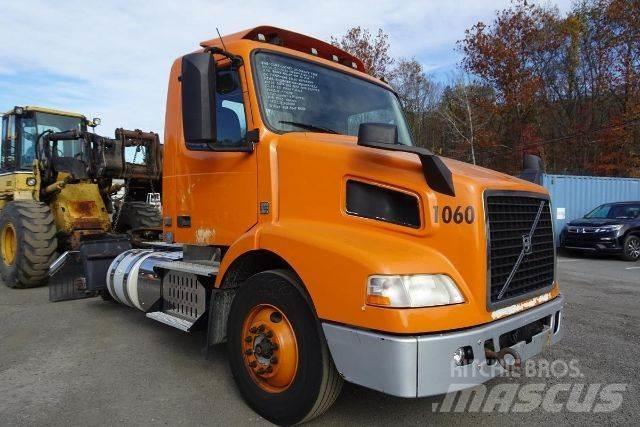Volvo VNM42T Chassis Cab trucks