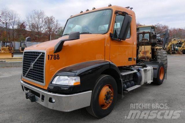 Volvo VNM42T Chassis Cab trucks