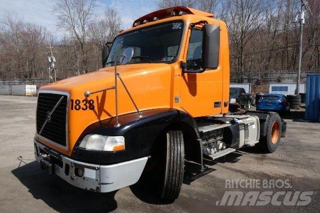Volvo VNM42T Chassis Cab trucks