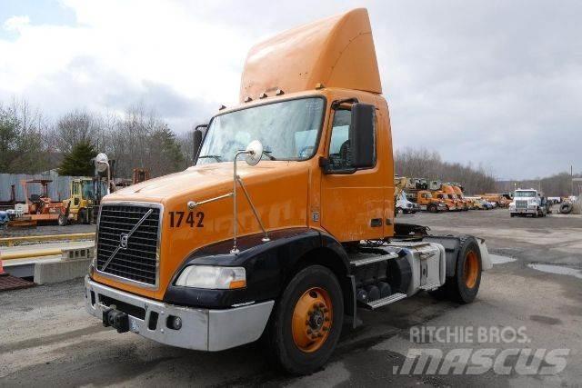 Volvo VNM42T Chassis Cab trucks