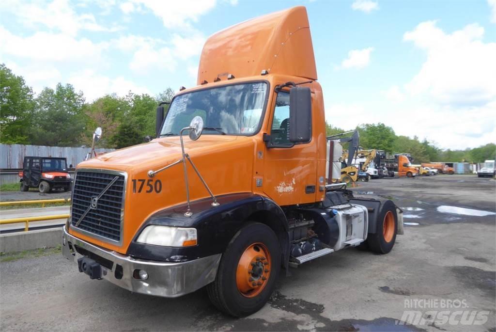 Volvo VNM42T Chassis Cab trucks