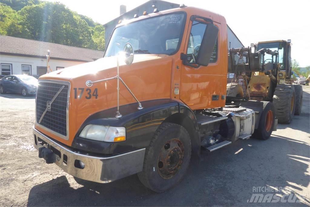 Volvo VNM42T Chassis Cab trucks