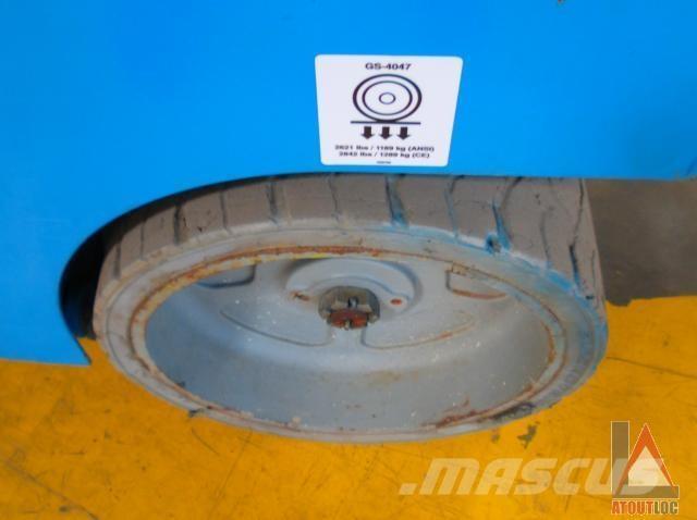 Genie GS-4047 Articulated boom lifts