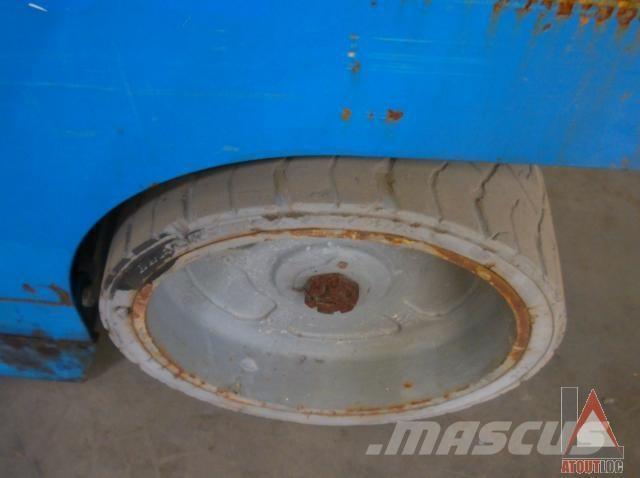 Genie GS-4047 Articulated boom lifts