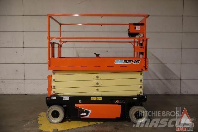 JLG 3246ES Articulated boom lifts