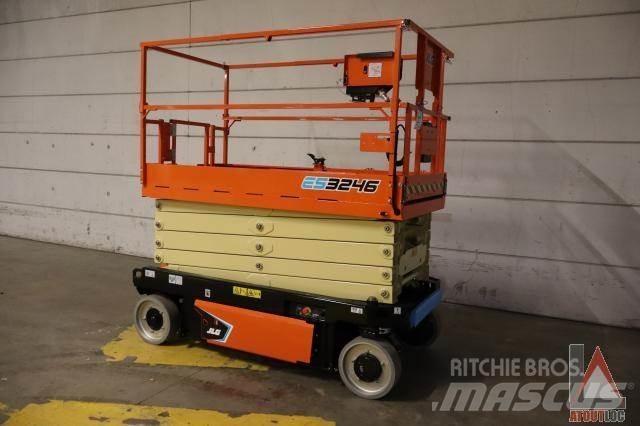 JLG 3246ES Articulated boom lifts