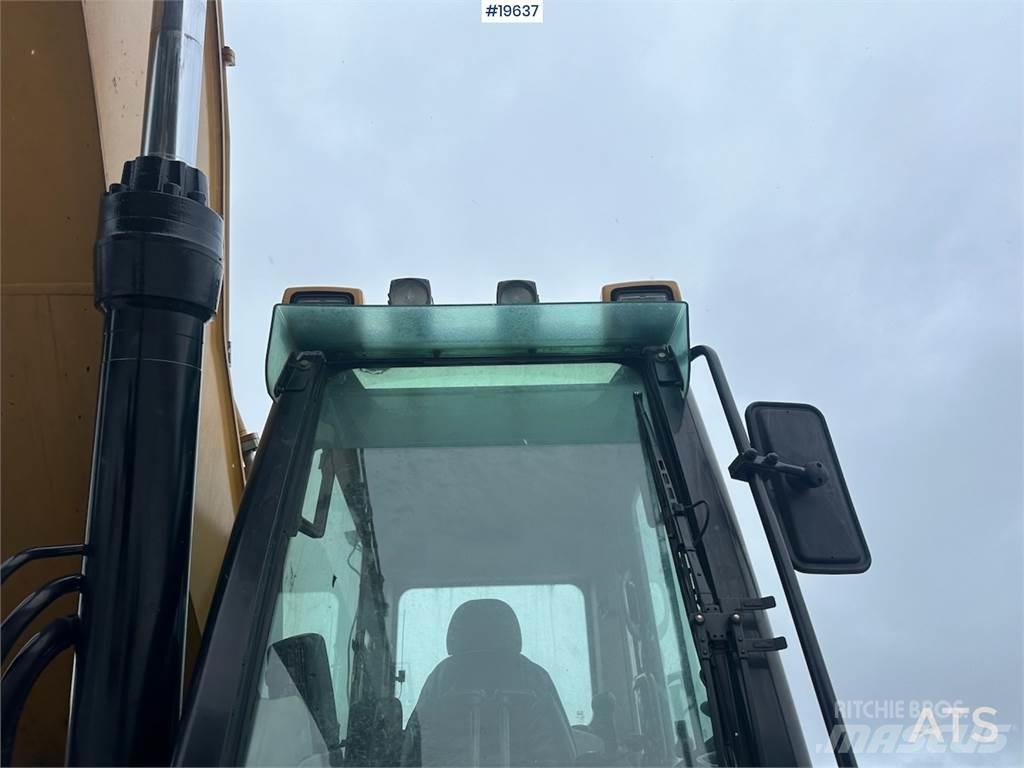 CAT 300D Crawler excavators