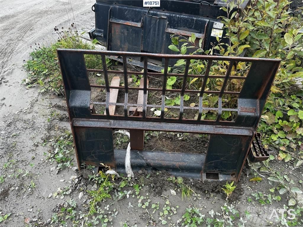 CAT Pallet Forks Other