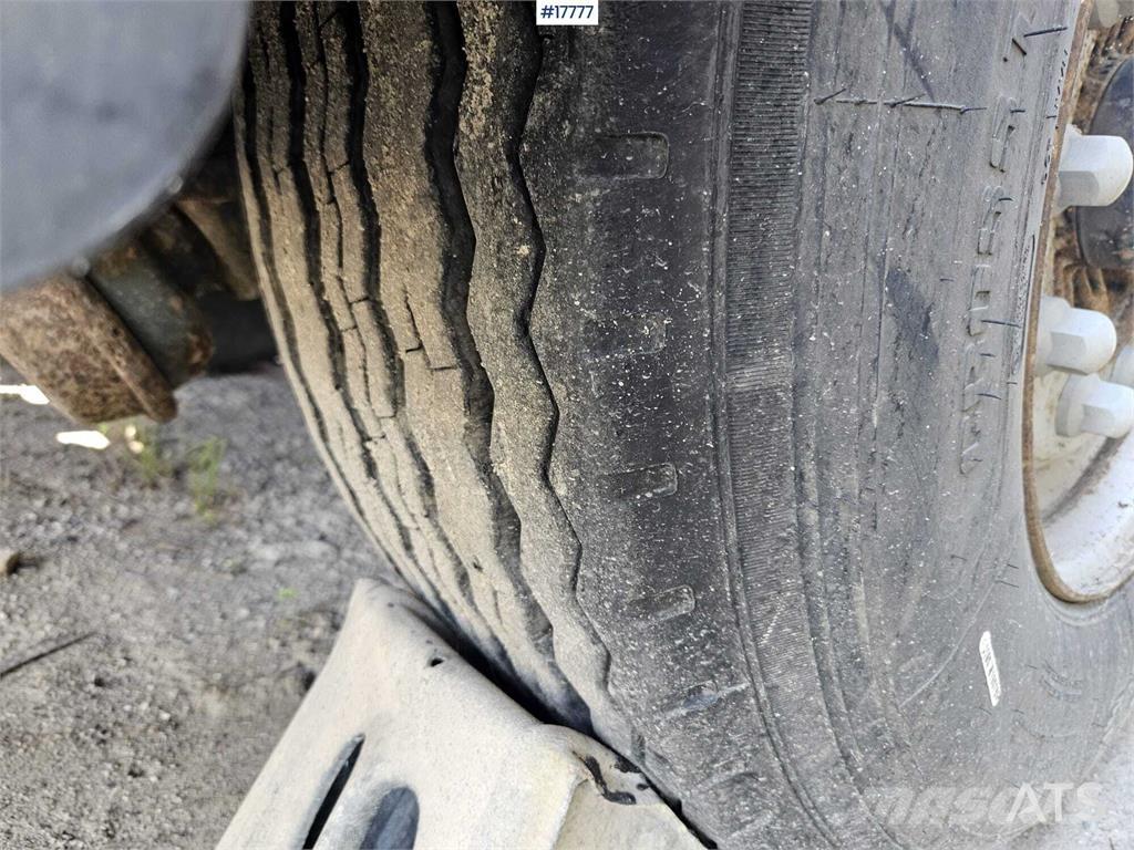 Zaslaw D-651 Flatbed/Dropside semi-trailers