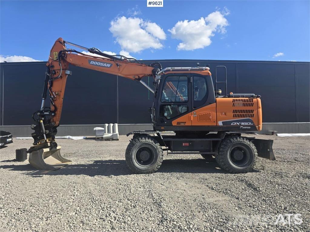 Doosan DX160W-5 Wheeled excavators