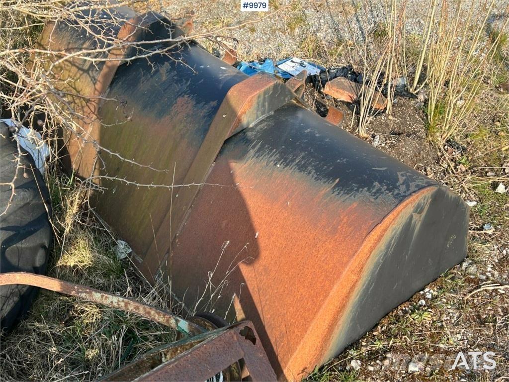 Massey Ferguson 203 Tractors