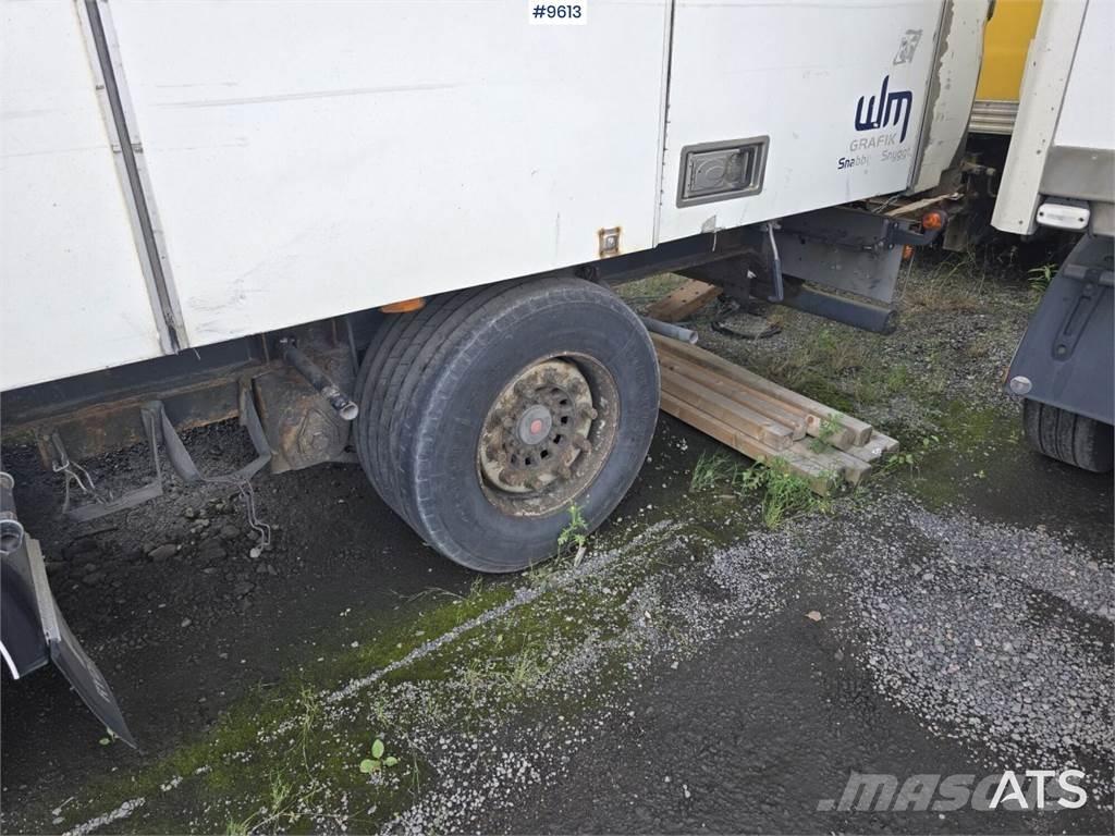 VAK V-4-40 Box Trailers