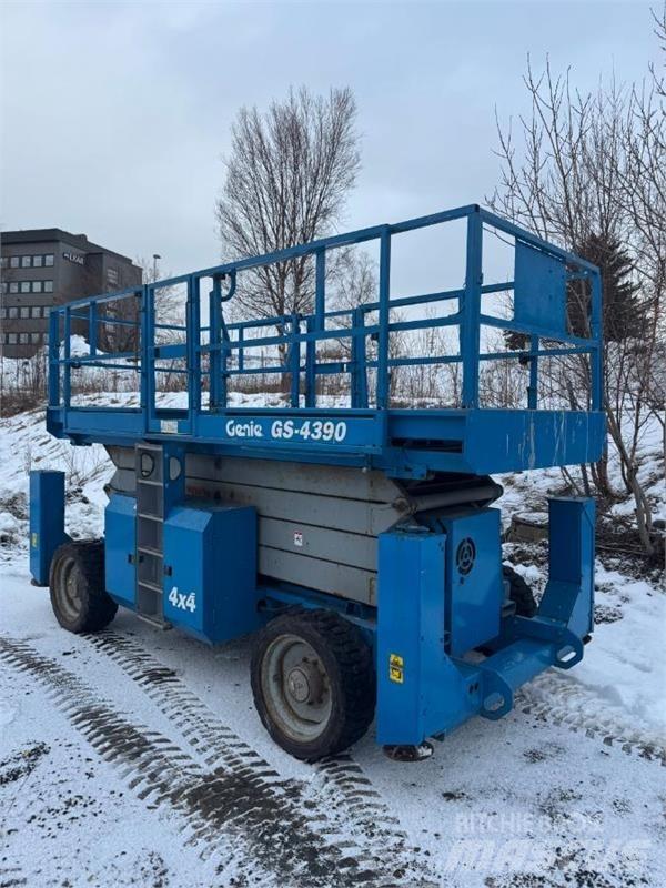 Genie 4390 Scissor lifts