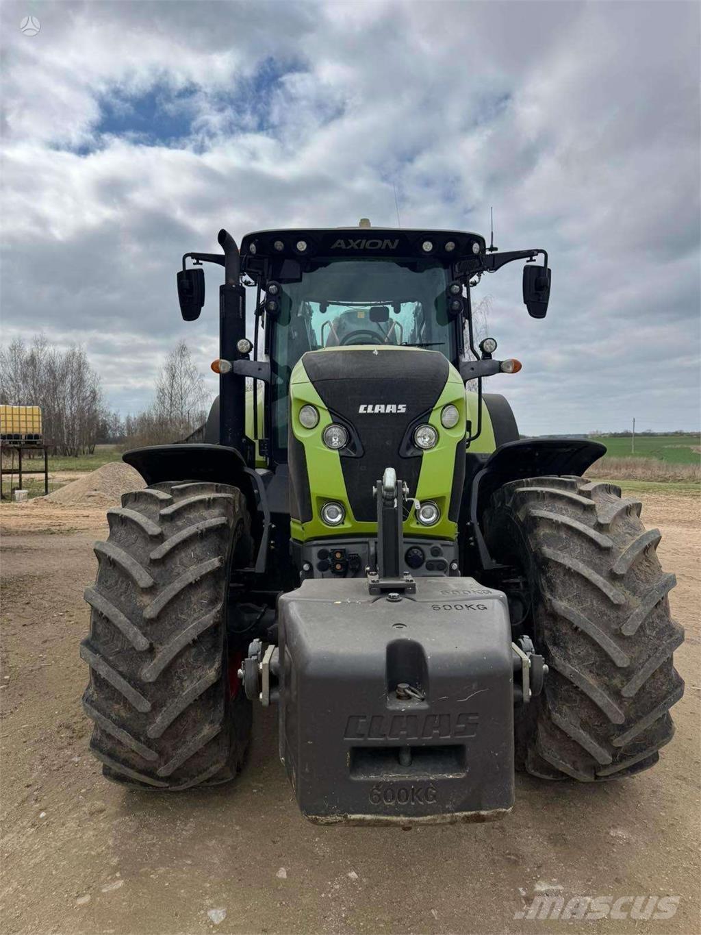 CLAAS Axion 870 Tractors