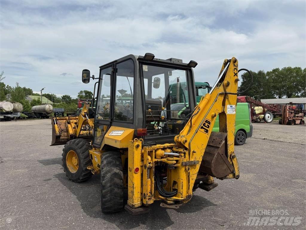 JCB 2CX Backhoe