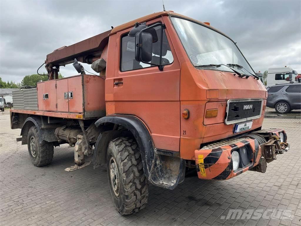MAN 9.150 4x4 14m. Truck mounted platforms