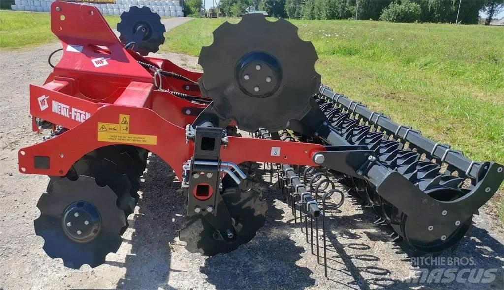 Metal-Fach U 740 Cultivators