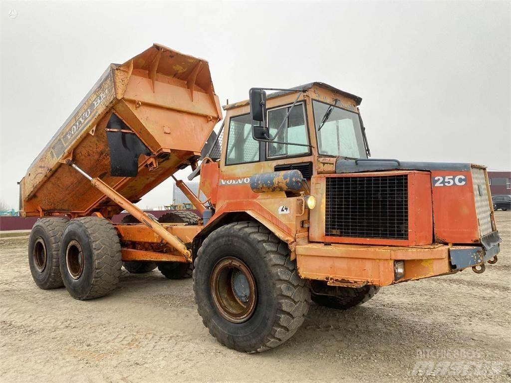 Volvo A25C , Nr.1 Articulated Haulers