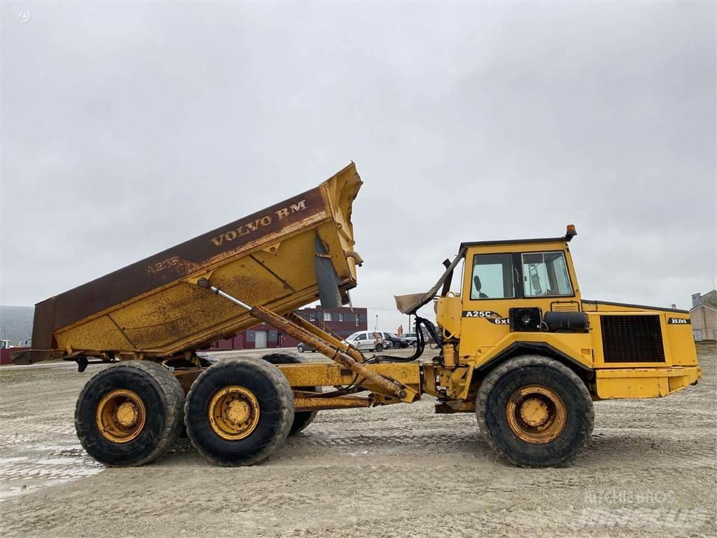 Volvo A25C , Nr.2 Articulated Haulers