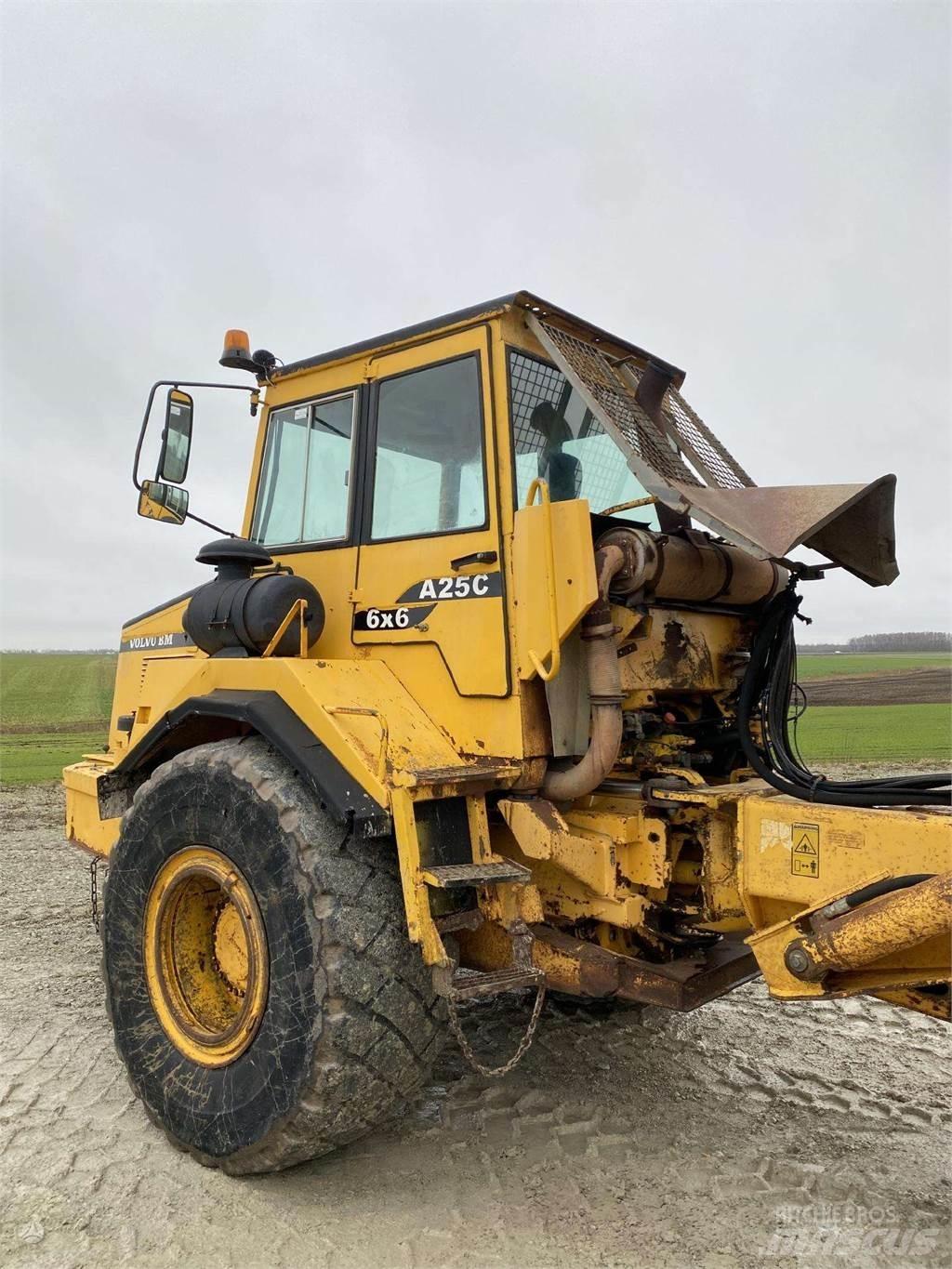 Volvo A25C , Nr.2 Articulated Haulers