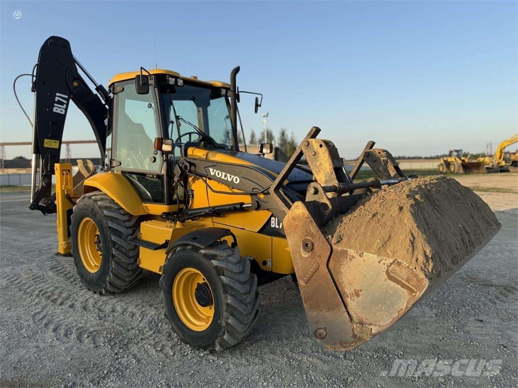 Volvo BL 71 Backhoe