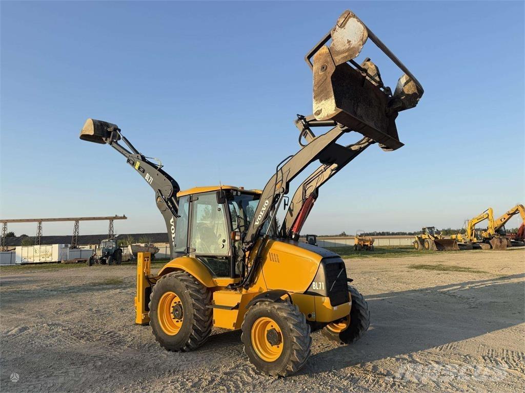 Volvo BL 71 Backhoe