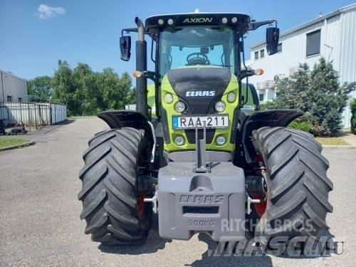 CLAAS Axion 810 Tractors