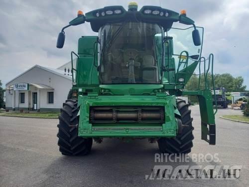 John Deere T660 Combine harvesters