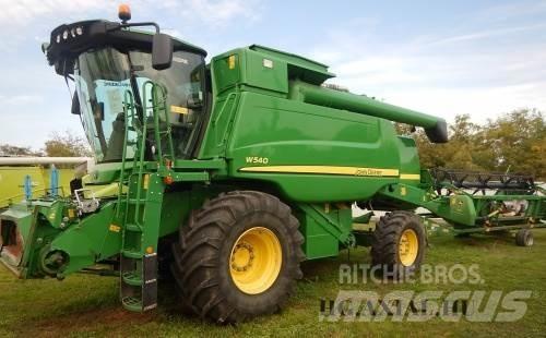 John Deere W540 Combine harvesters