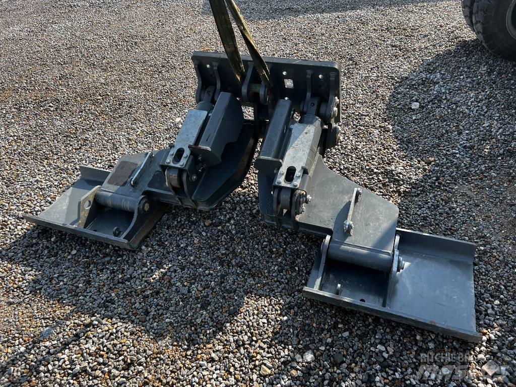 Wacker Neuson EW 65 Chassis and suspension