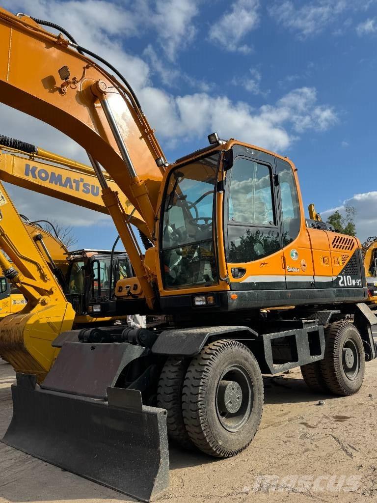 Hyundai 210w Wheeled excavators