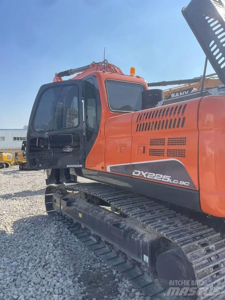 Doosan DX 225LC-9C Crawler excavators