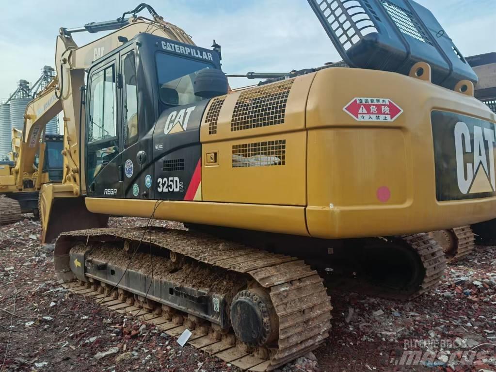 CAT 325 D2 Crawler excavators