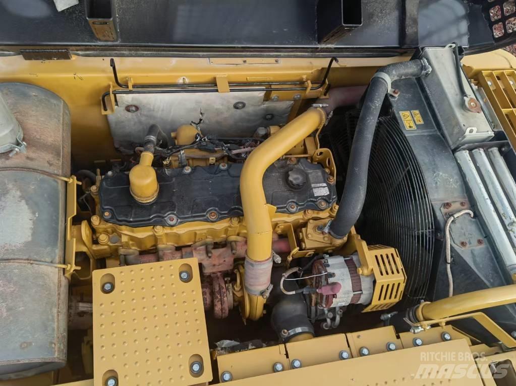 CAT 325 D2 Crawler excavators