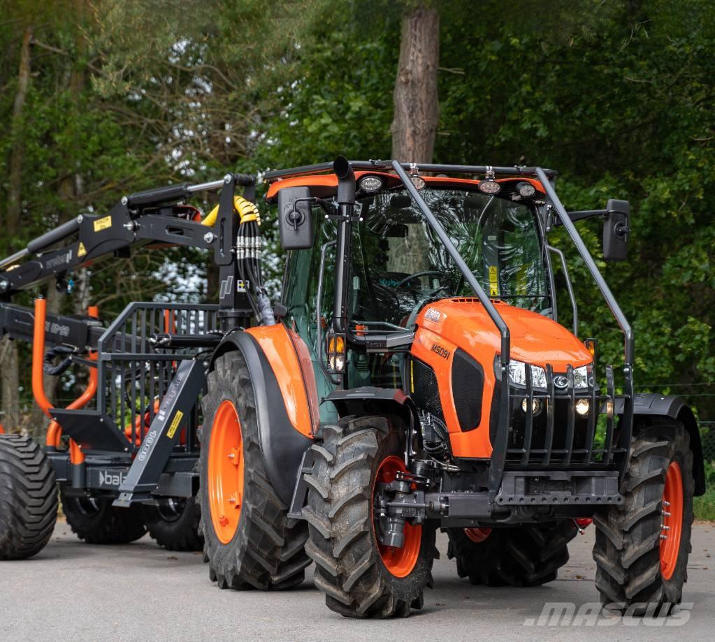 Kubota M5-112 Tractors
