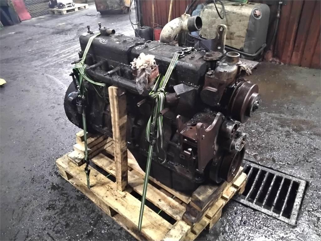 Sisu Komatsu 895 Engines