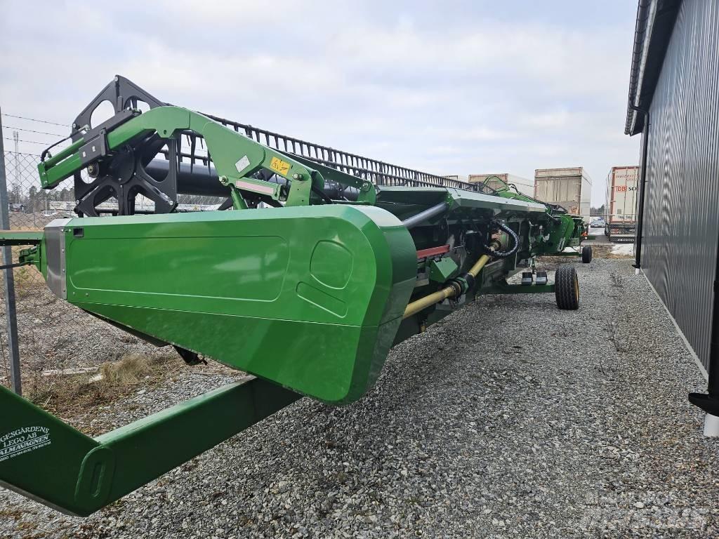 John Deere 735 PF Combine harvester heads