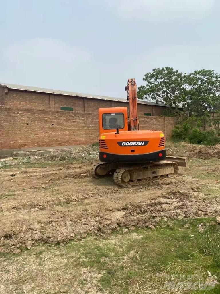 Doosan DX80 Mini excavators  7t - 12t