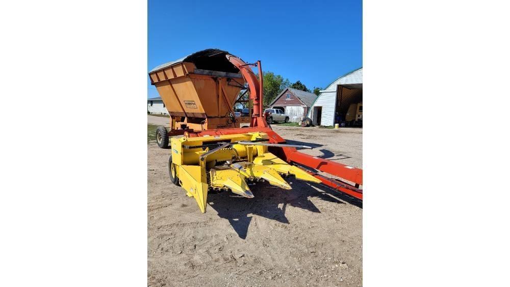 New Holland FP230 Forage harvesters